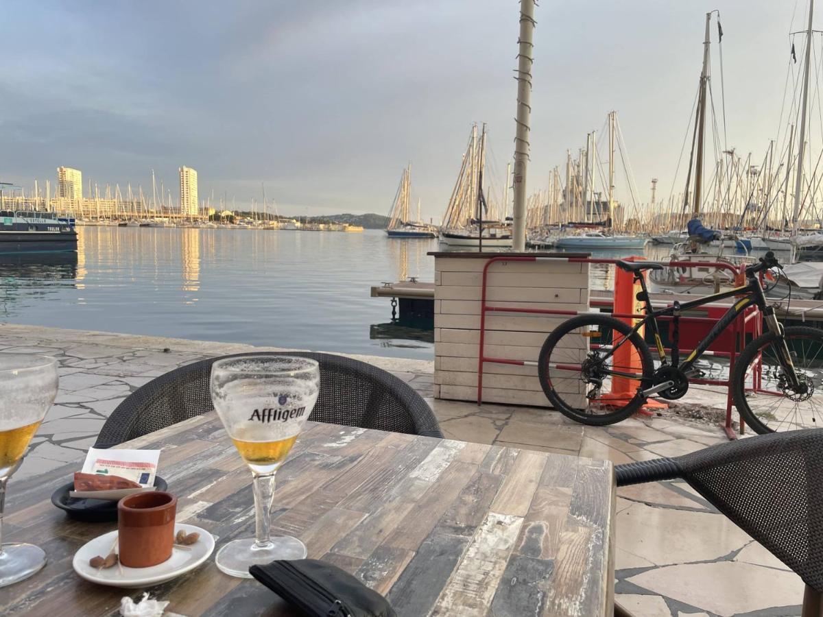 Appartement Mignon Calme Douillet Ascenseur Clim Etage Eleve Proche Parking Et Toutes Commodites Au Coeur Du Toulon Historique Ngoại thất bức ảnh
