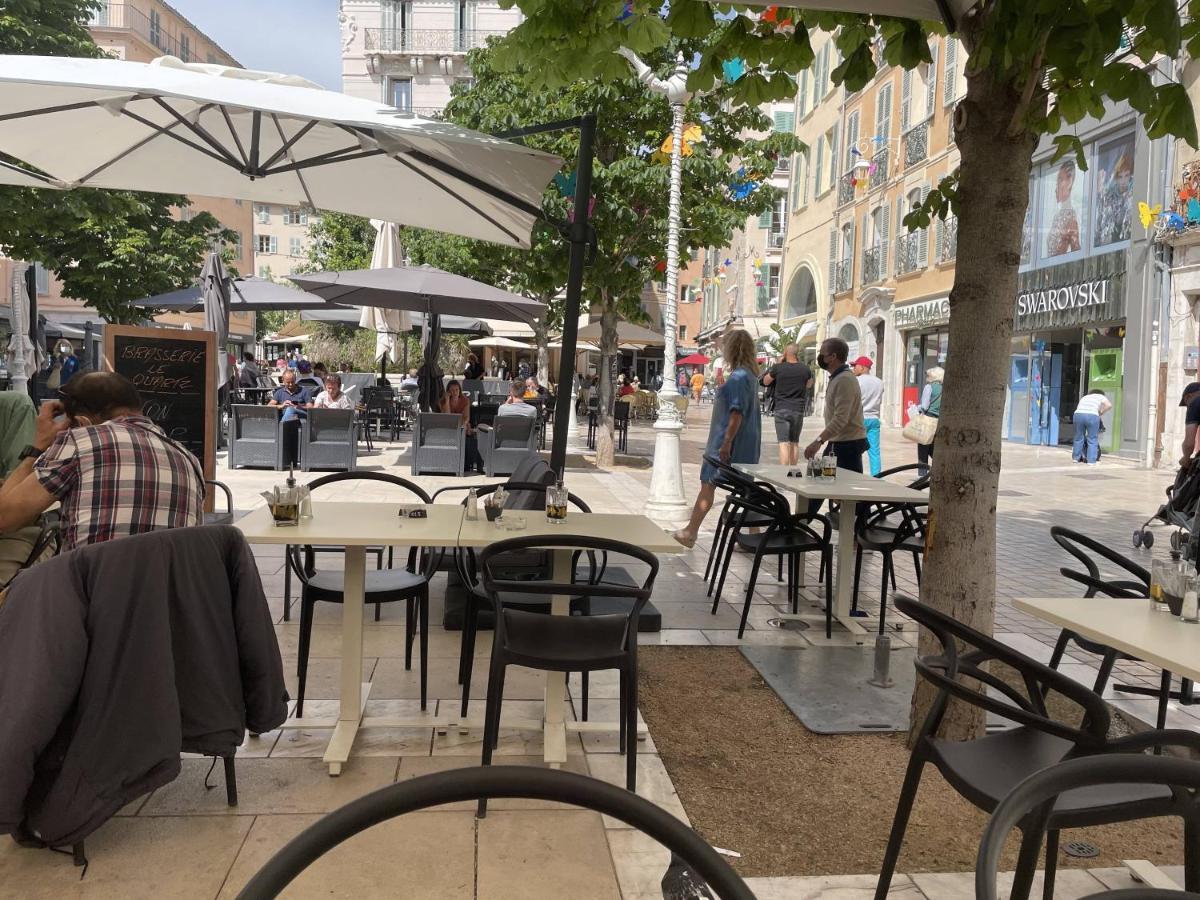 Appartement Mignon Calme Douillet Ascenseur Clim Etage Eleve Proche Parking Et Toutes Commodites Au Coeur Du Toulon Historique Ngoại thất bức ảnh
