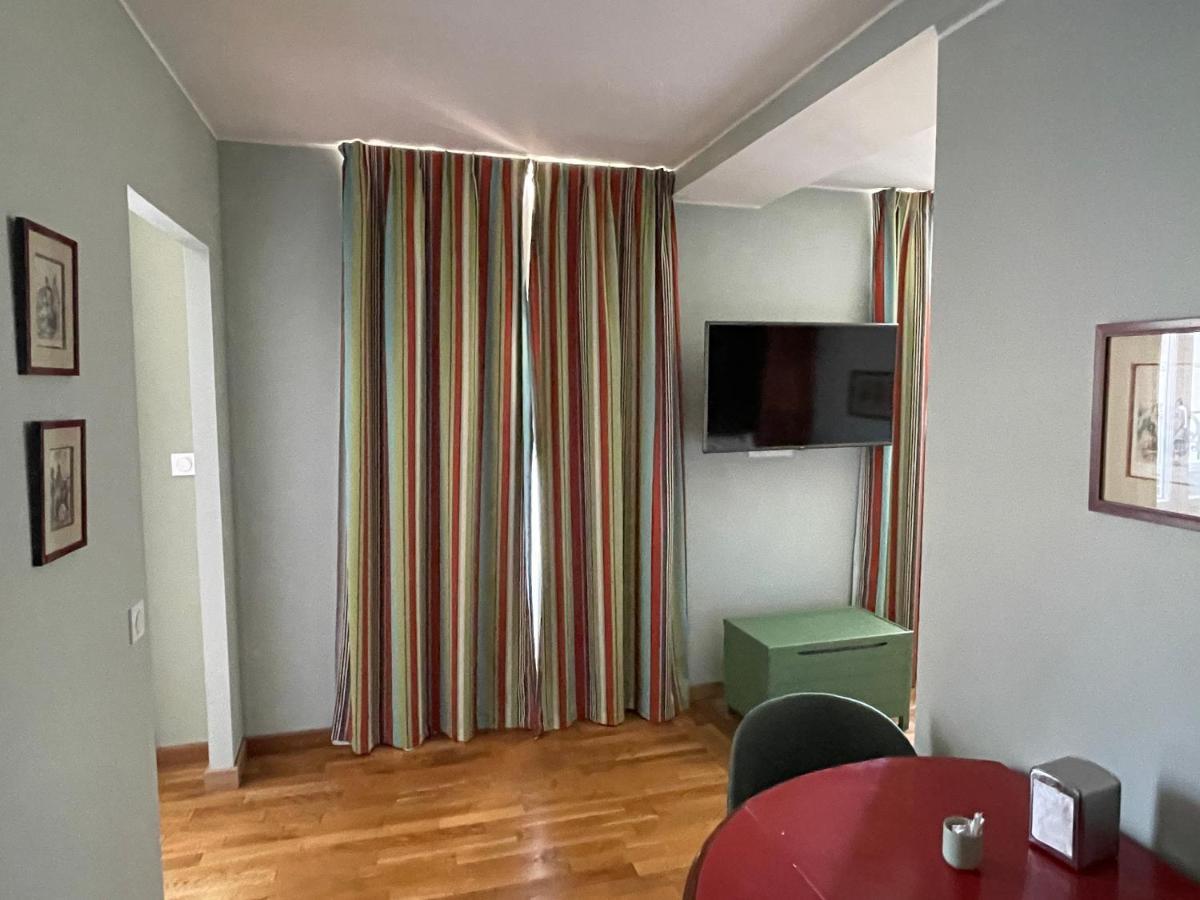 Appartement Mignon Calme Douillet Ascenseur Clim Etage Eleve Proche Parking Et Toutes Commodites Au Coeur Du Toulon Historique Ngoại thất bức ảnh